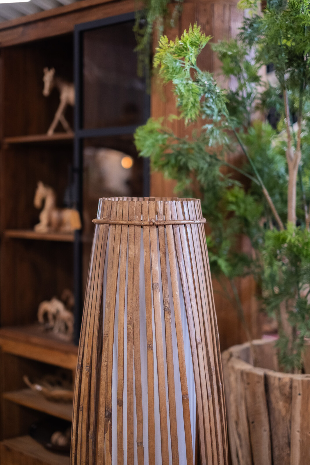 Naturel Rotan Vloerlamp – Open Latten Design - Afbeelding 2