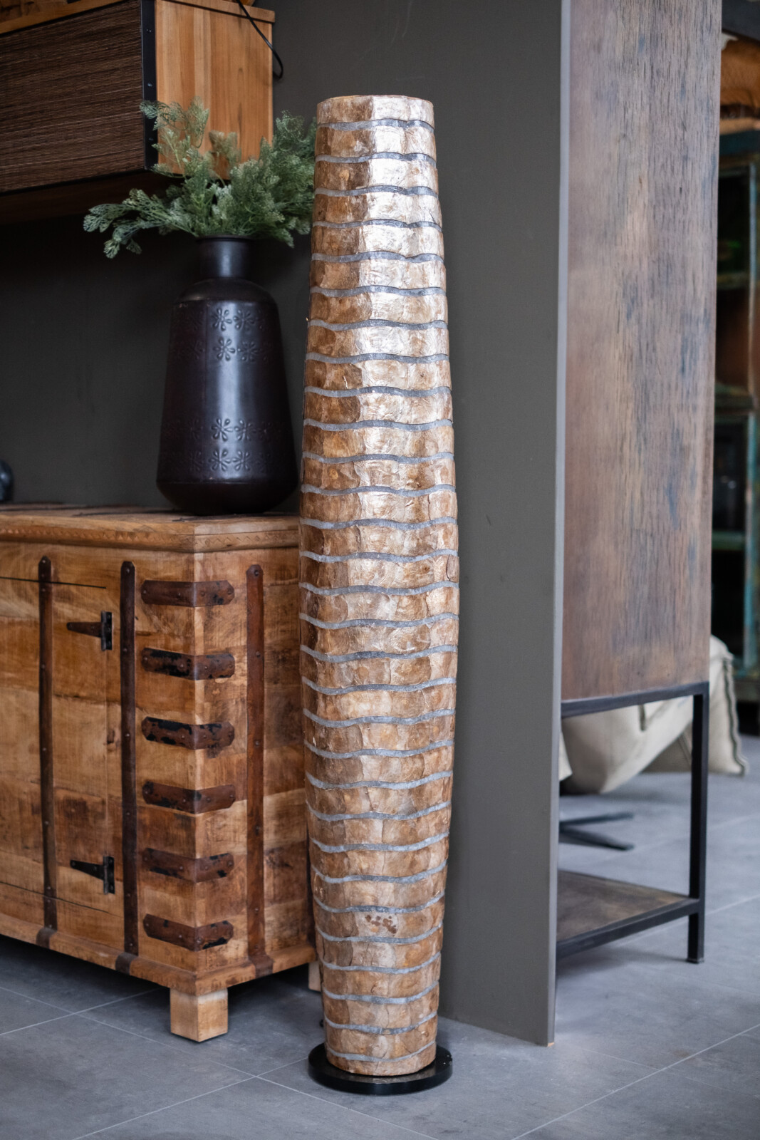 Grote bruine schelp vloerlamp – Mozaïek Design