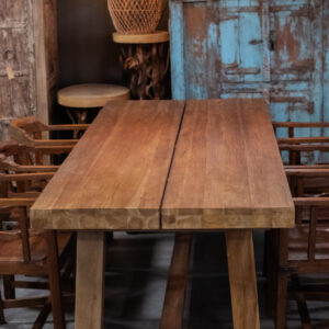 Massieve Teakhouten Eettafel 240cm – Robuust & Natuurlijk