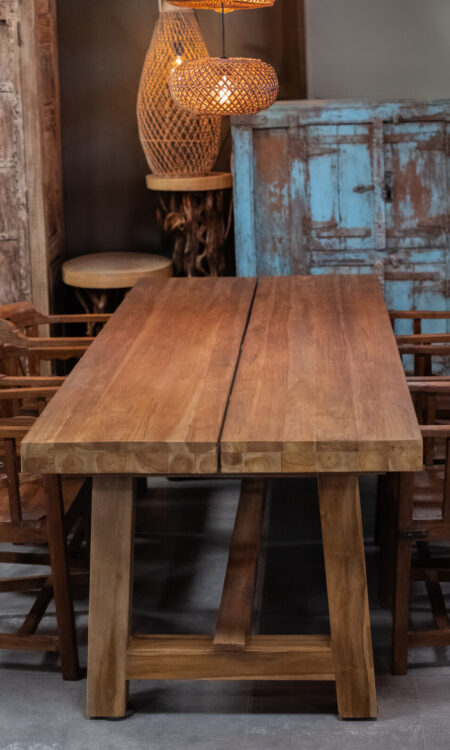 Massieve Teakhouten Eettafel – Robuust & Natuurlijk