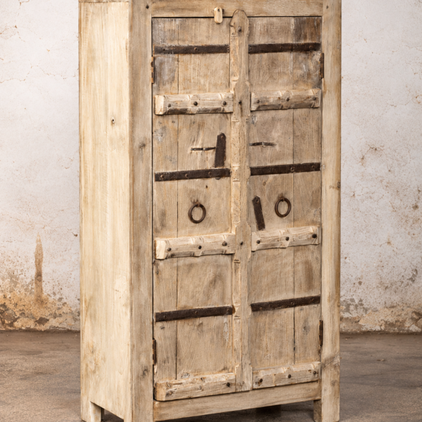 India opbergkast Meher van gerecycled hout met houten deuren