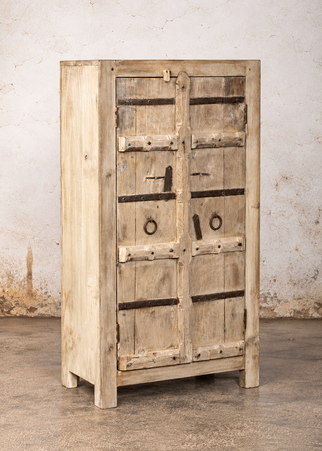 India opbergkast Meher van gerecycled hout met houten deuren