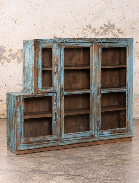 India wandkast Riyan met glazen deuren en blauw verweerde afwerking